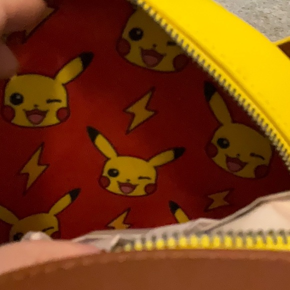 Loungefly Pokémon Pikachu Mini backpack - Picture 7 of 8